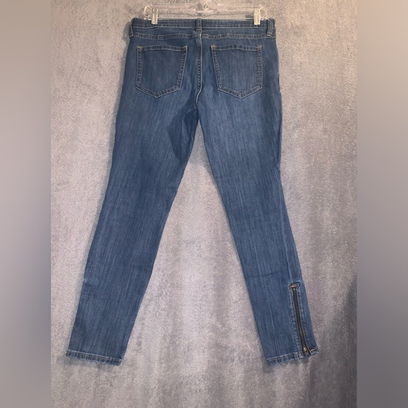 Gap Jeans size 8 / 29R Legging style with zipper pockets and zipper at ankles - Picture 5 of 5